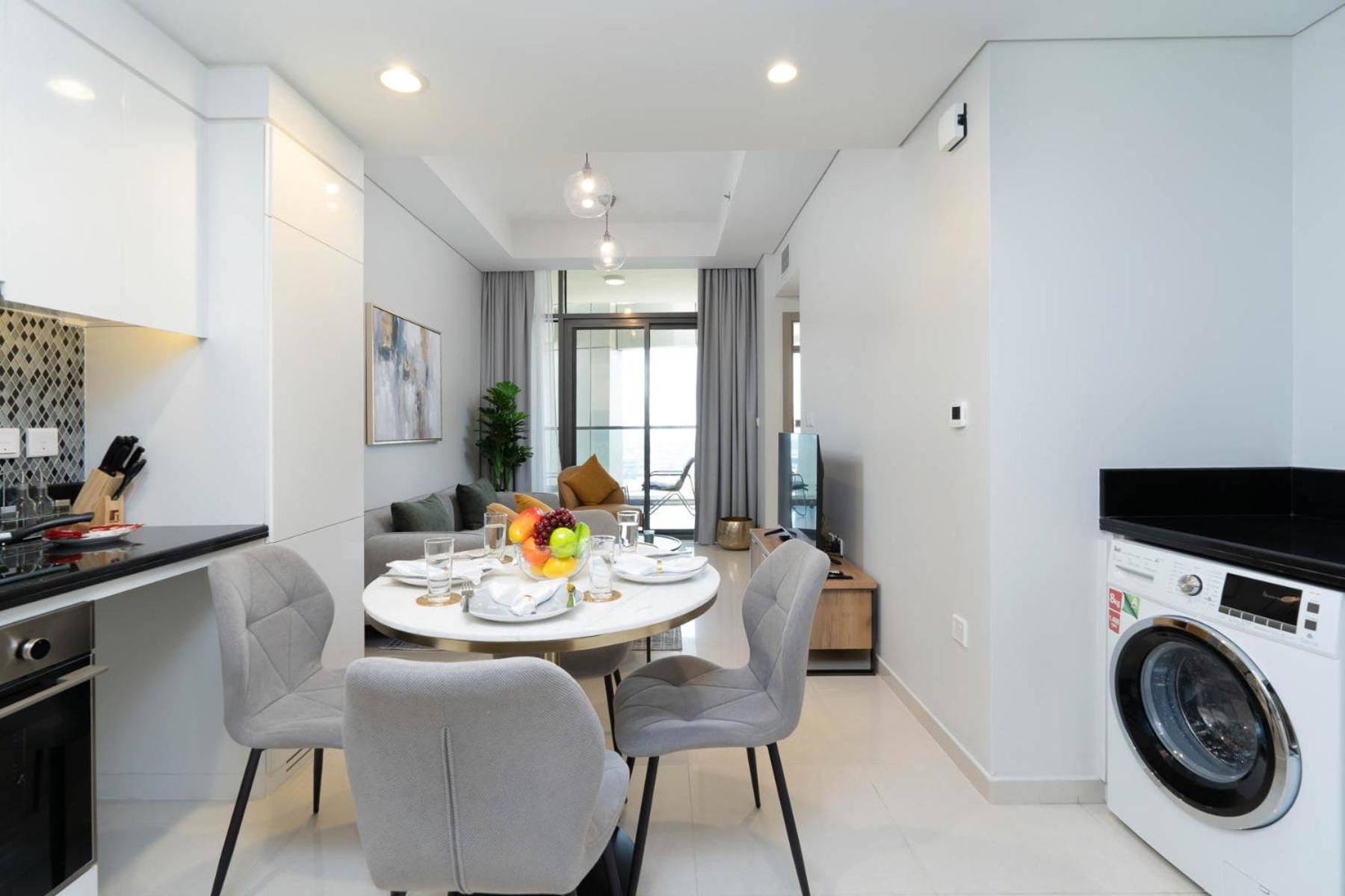 Apartment Bright View Prime Location Dubai