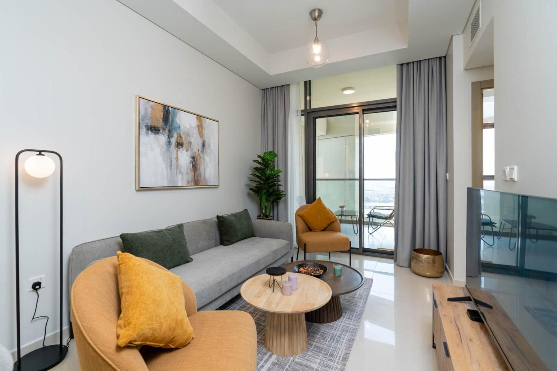 Bright View Prime Location *